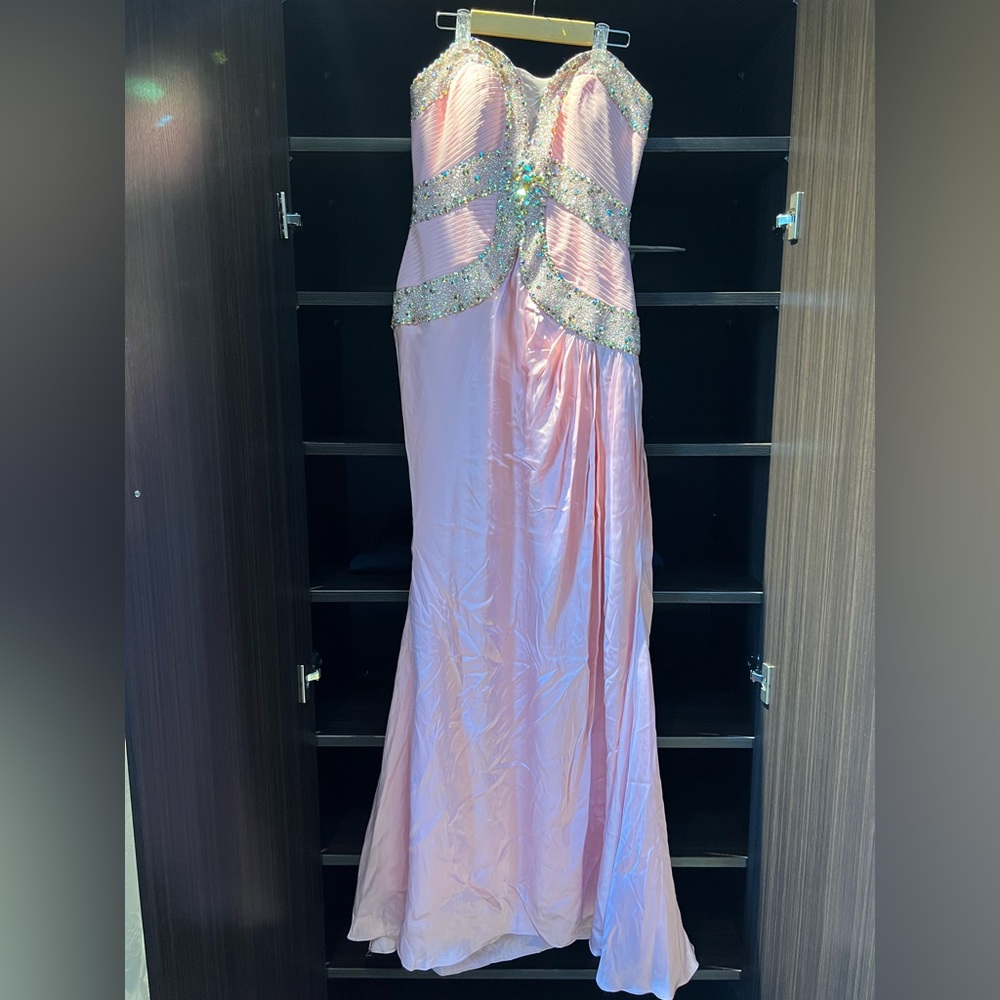 Silk strapless evening gown - Picture 1 of 5